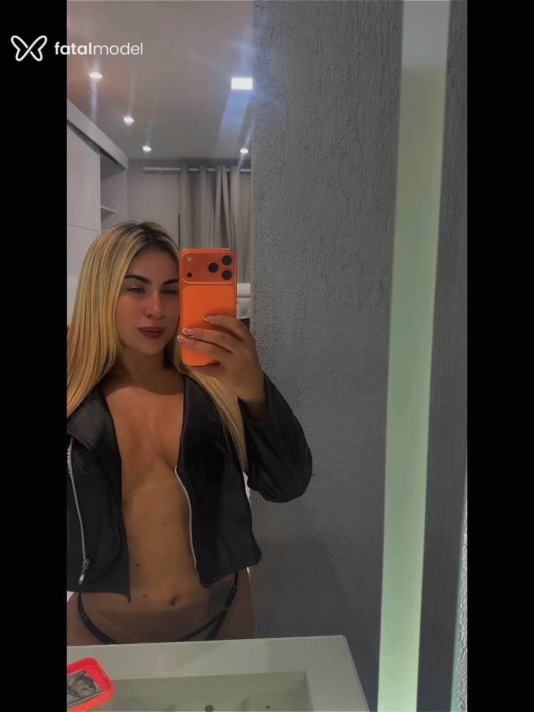 Acompanhante mulher morena (o) de olhos castanhos - Larissa