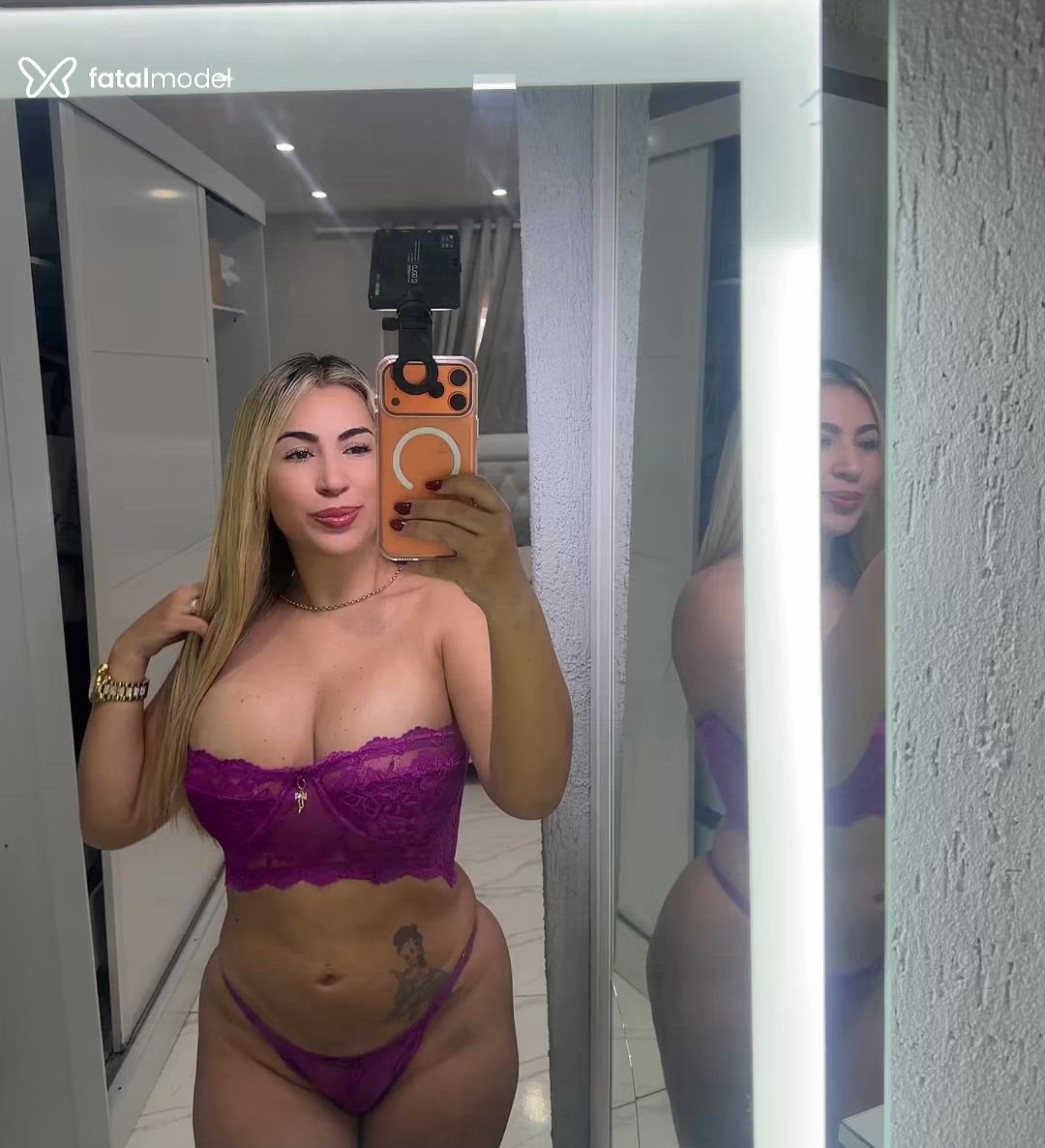 Acompanhante mulher morena (o) de olhos castanhos - Larissa