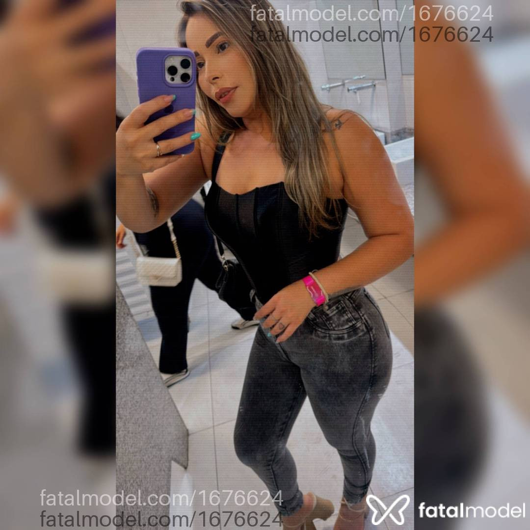 Acompanhante mulher loira (o) de olhos castanhos em Campos do Jordão - Bia Pernambucana