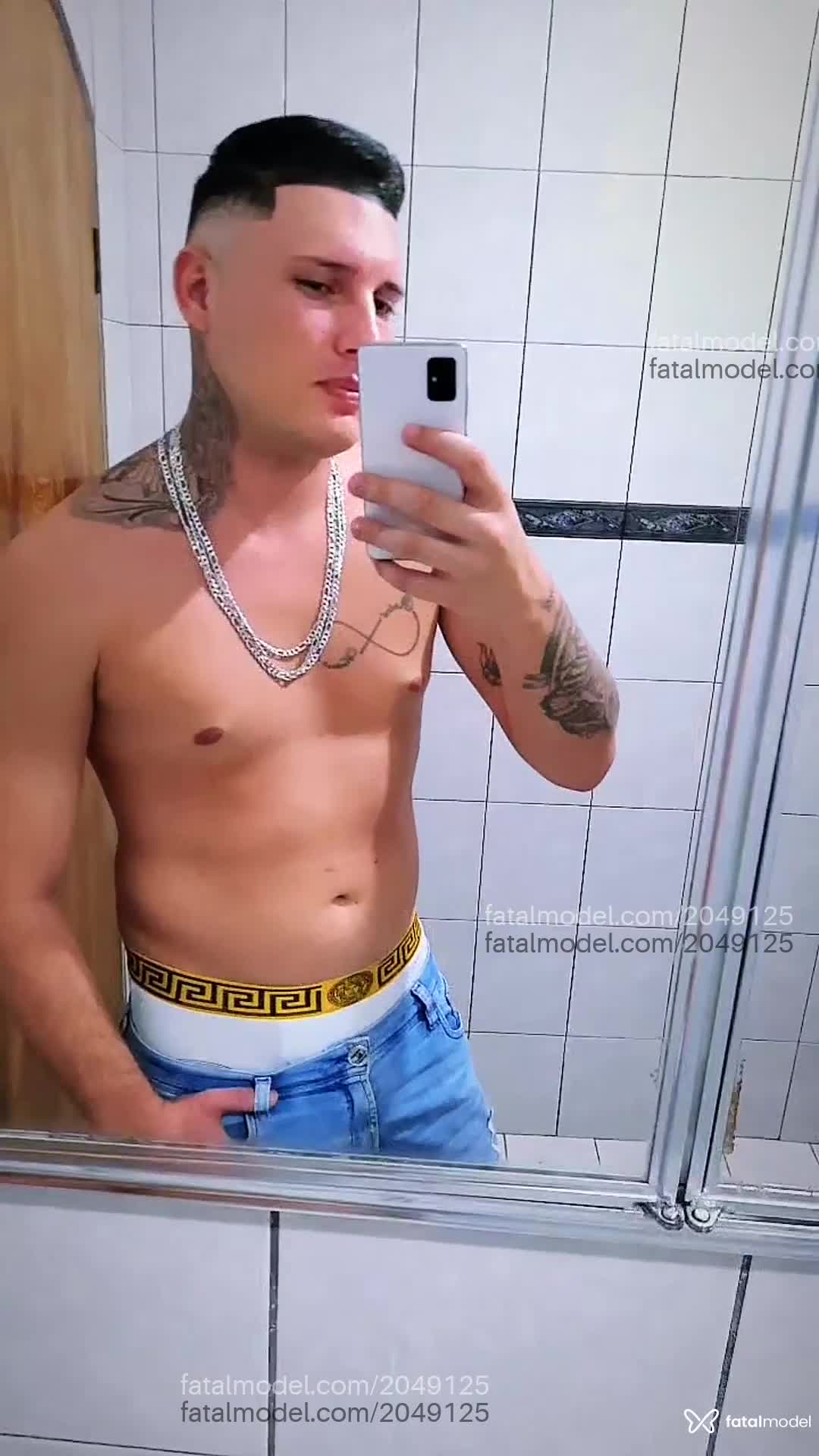 Acompanhante homem morena (o) de olhos castanhos em São Paulo - Booyy