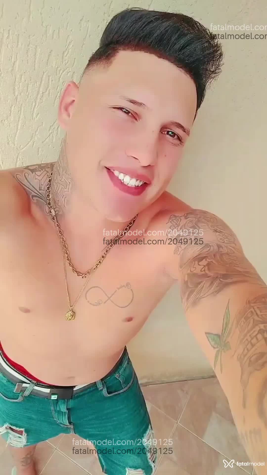 Acompanhante homem morena (o) de olhos castanhos em São Paulo - Booyy