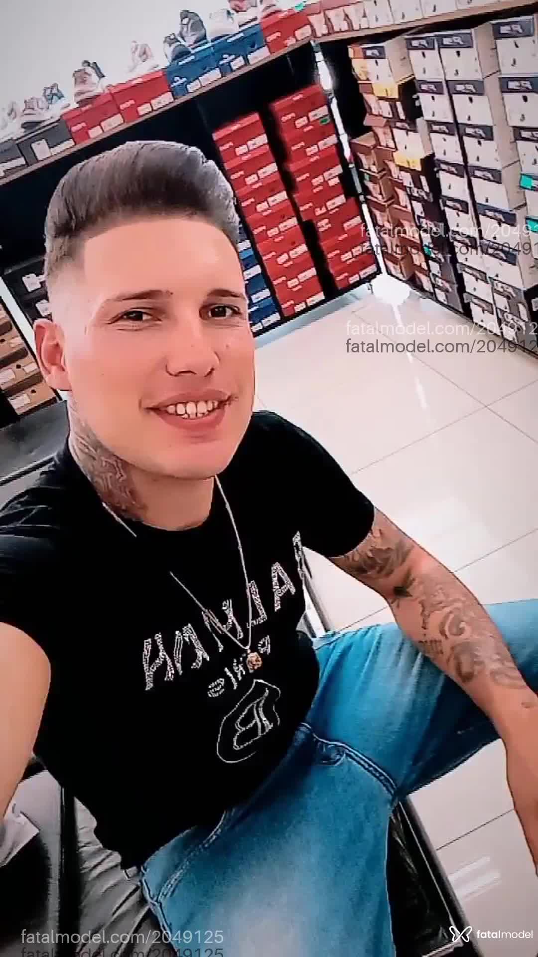 Acompanhante homem morena (o) de olhos castanhos em São Paulo - Booyy