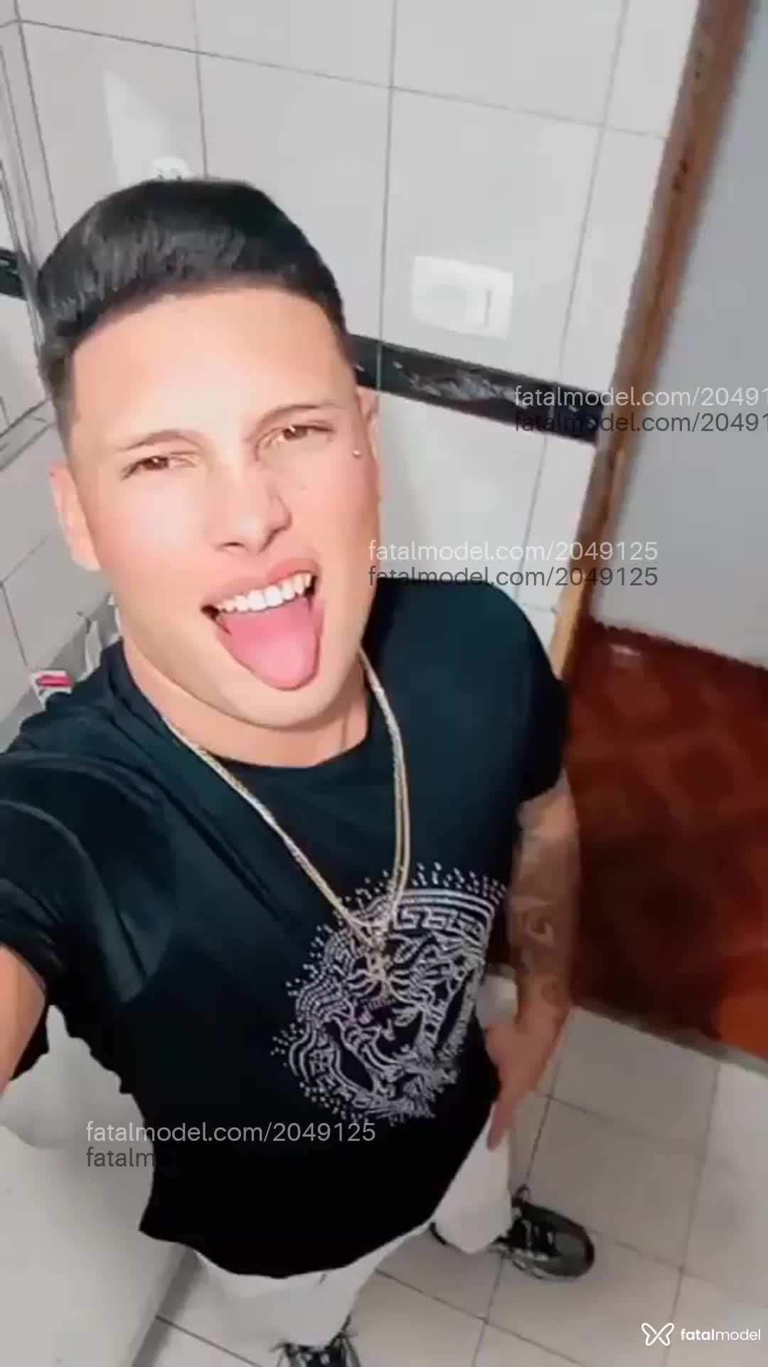 Acompanhante homem morena (o) de olhos castanhos em São Paulo - Booyy