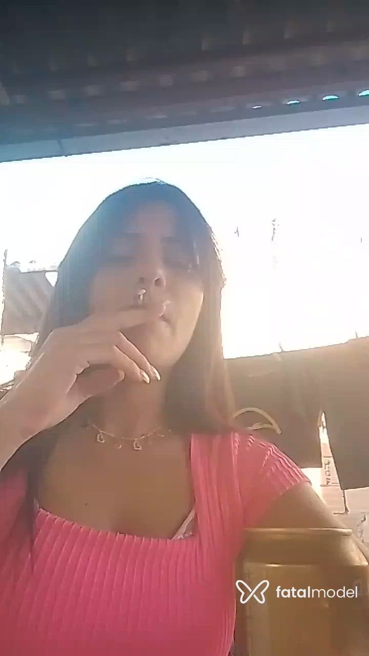 Acompanhante mulher morena (o) de olhos pretos - Deyse