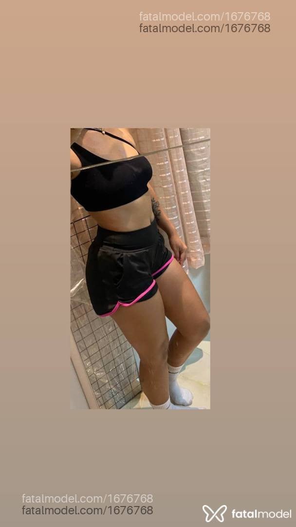 Acompanhante mulher morena (o) de olhos pretos - Mirella Acompanhante mulher morena (o) de olhos pretos - Mirella