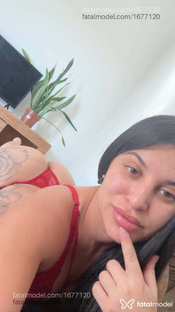 Acompanhante mulher morena (o) de olhos castanhos - Mirella