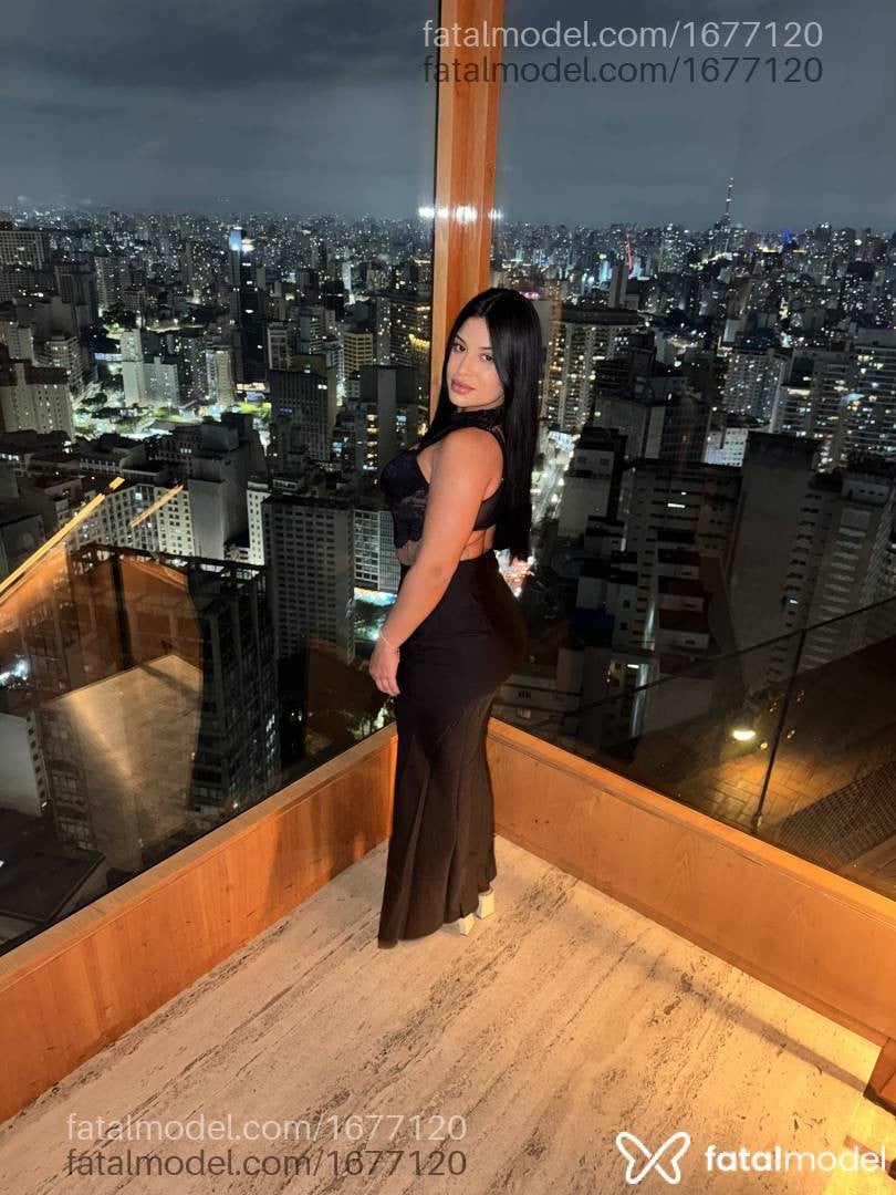 Acompanhante mulher morena (o) de olhos castanhos - Mirella