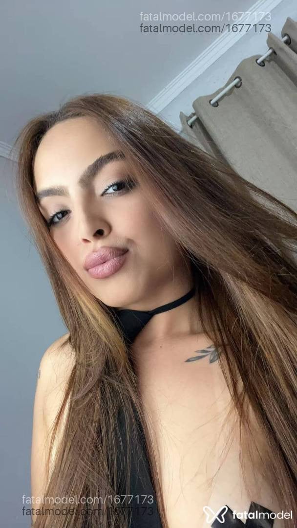 Acompanhante mulher com cabelo castanho de olhos castanhos - Julia Gomes