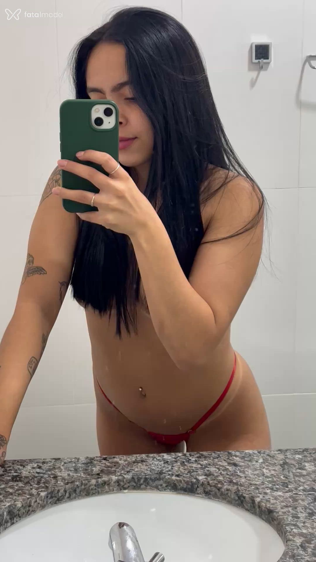 Acompanhante mulher com cabelo castanho de olhos castanhos - Julia Gomes
