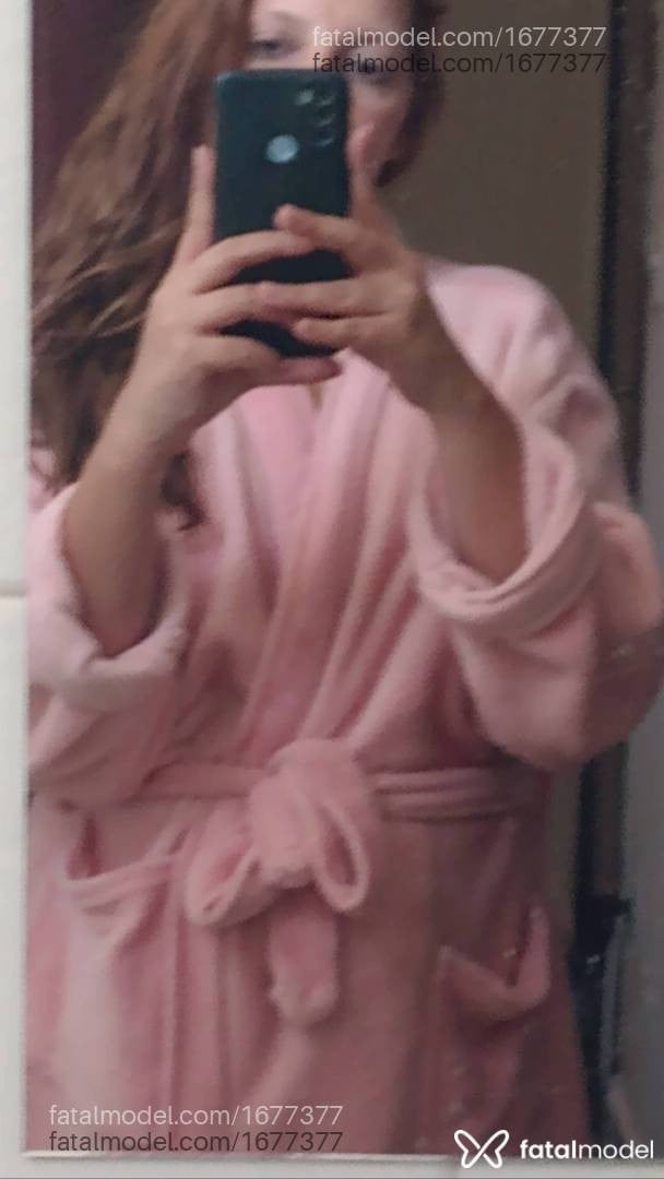 Acompanhante mulher com cabelo castanho de olhos castanhos - Thaís Lovatelli