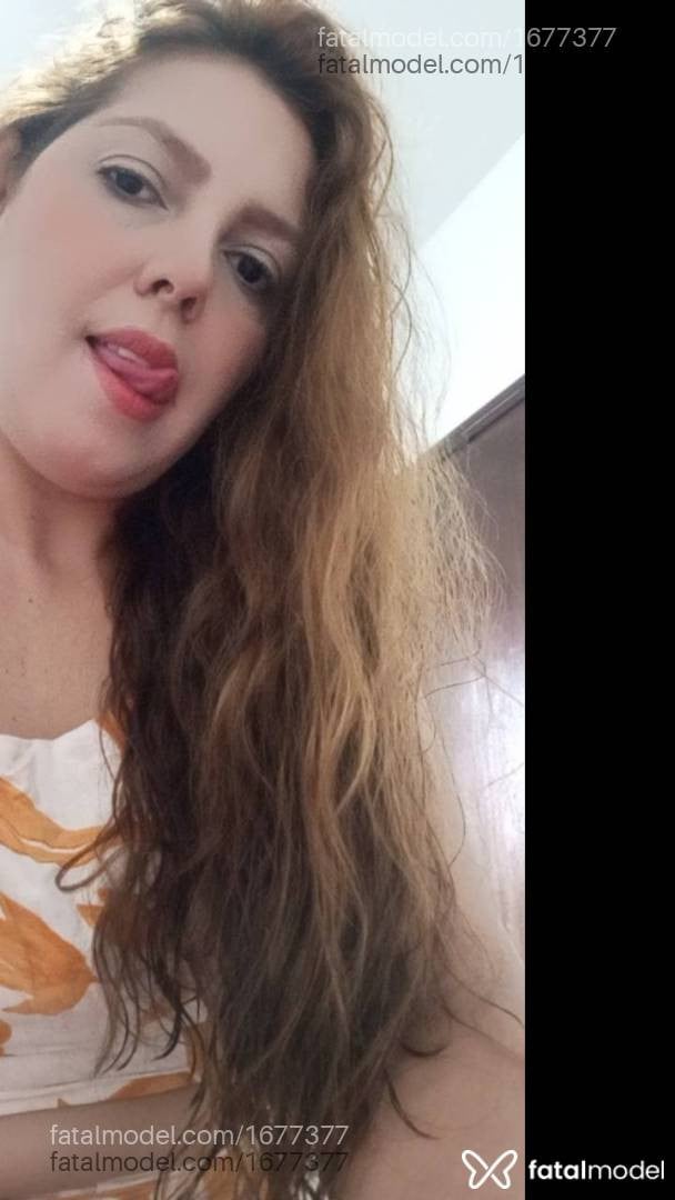 Acompanhante mulher com cabelo castanho de olhos castanhos - Thaís Lovatelli