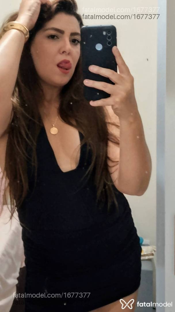 Acompanhante mulher com cabelo castanho de olhos castanhos - Thaís Lovatelli