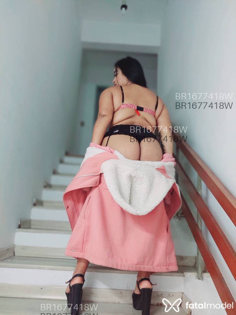 Acompanhante mulher com cabelo castanho de olhos castanhos em Canoas - Valentina