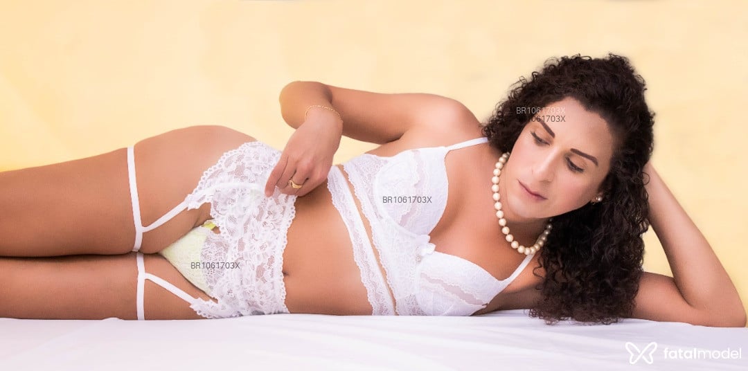 Acompanhante mulher trans com cabelo castanho de olhos castanhos em Florianópolis Acompanhante mulher trans com cabelo castanho de olhos castanhos em Florianópolis - Luiza
