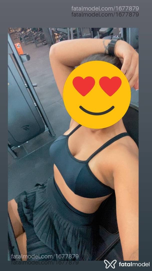 Acompanhante mulher com cabelo castanho de olhos castanhos - Luana Falcão