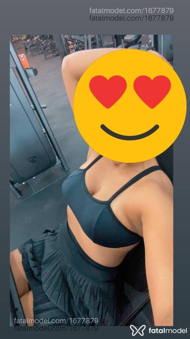 Acompanhante mulher com cabelo castanho de olhos castanhos - Luana Falcão