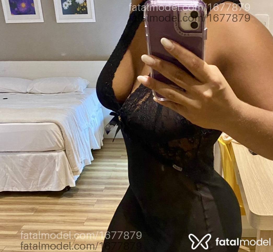 Acompanhante mulher com cabelo castanho de olhos castanhos - Luana Falcão