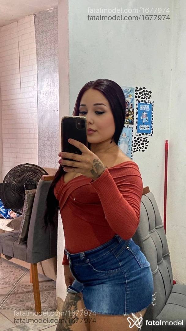 Acompanhante mulher ruiva (o) de olhos castanhos - Yara