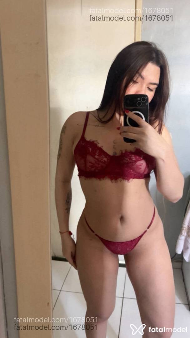 Acompanhante mulher morena (o) de olhos castanhos - Sarah vaz