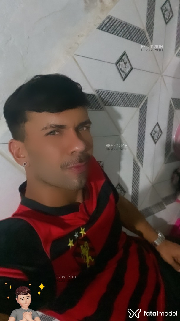 Acompanhante homem morena (o) de olhos castanhos - Diego Martins Acompanhante homem morena (o) de olhos castanhos - Diego Martins