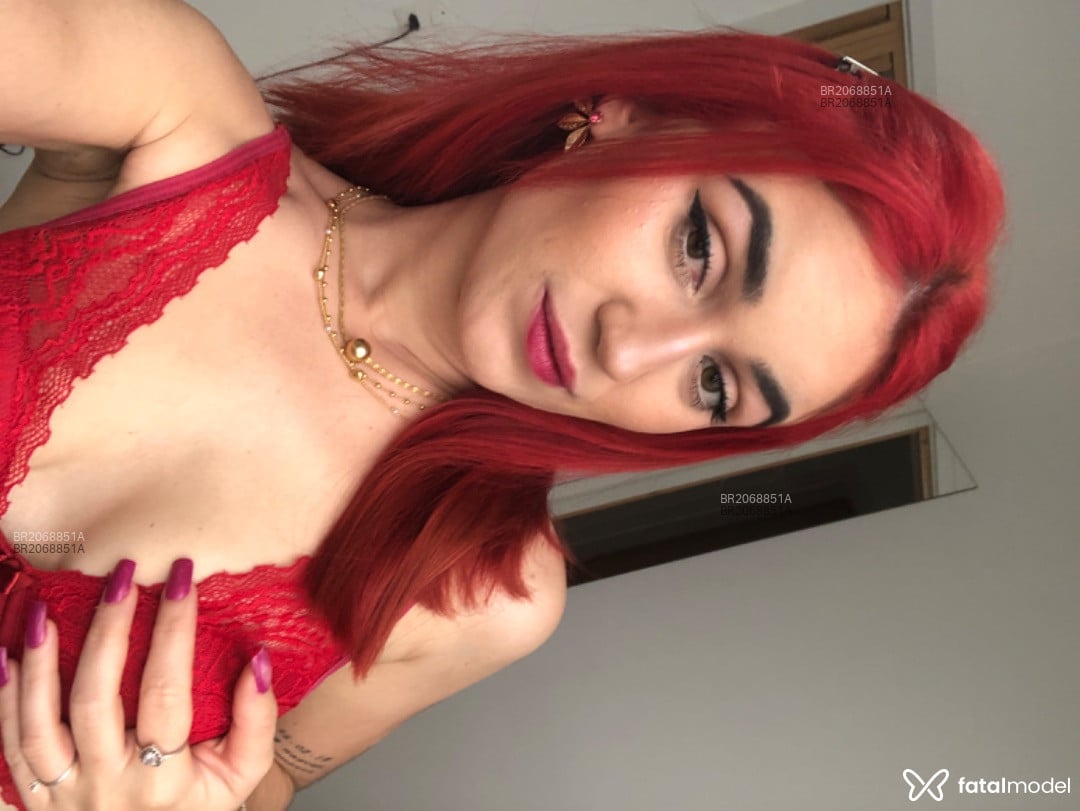 Acompanhante mulher ruiva (o) de olhos verdes em Joinville - Sophi