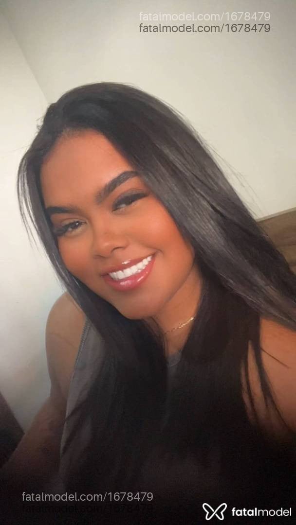 Acompanhante mulher com cabelo castanho de olhos castanhos - Júlia Silva
