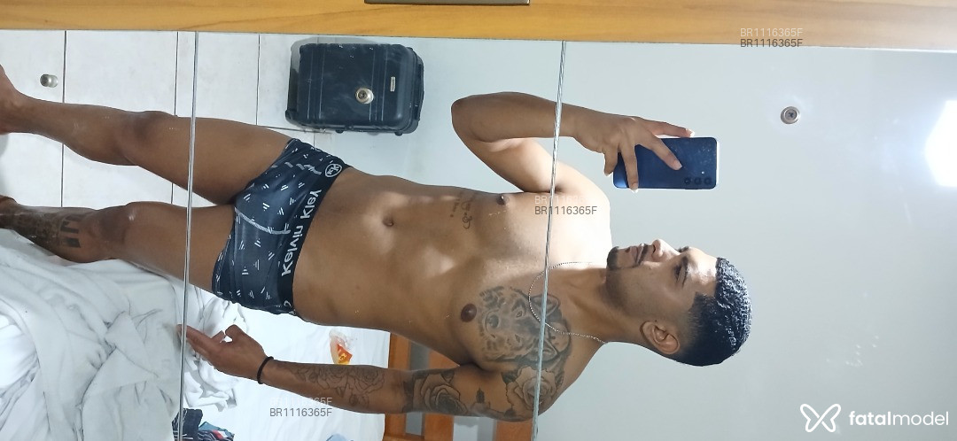 Acompanhante homem morena (o) de olhos castanhos em São José do Rio Preto - Arthur