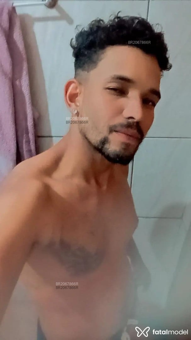 Acompanhante homem morena (o) de olhos castanhos - Tete Smith Acompanhante homem morena (o) de olhos castanhos - Tete Smith