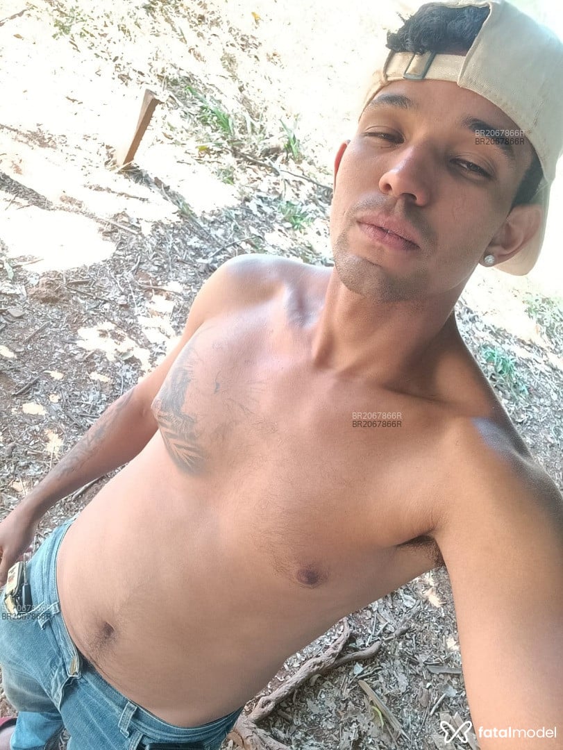 Acompanhante homem morena (o) de olhos castanhos - Tete Smith Acompanhante homem morena (o) de olhos castanhos - Tete Smith