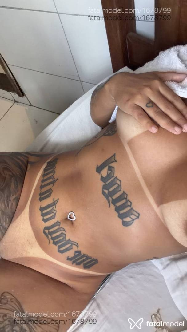 Acompanhante mulher loira (o) de olhos castanhos - Nathalia Angel