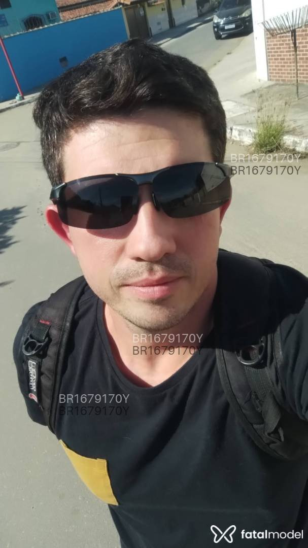 Acompanhante homem com cabelo castanho de olhos castanhos em Porto Seguro - Cariocatrk