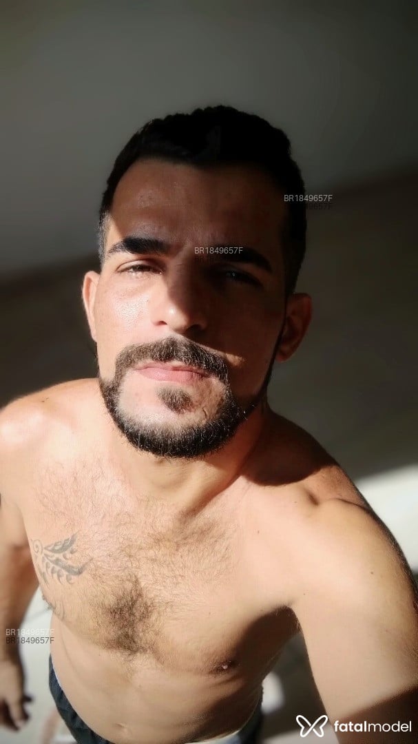 Acompanhante homem com cabelo castanho de olhos castanhos em Limoeiro do Norte Acompanhante homem com cabelo castanho de olhos castanhos em Limoeiro do Norte - Pirokaobabao