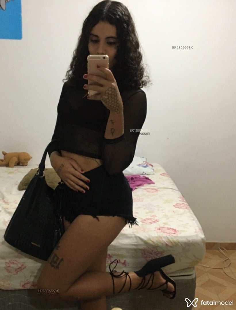 Acompanhante mulher trans morena (o) de olhos castanhos em Belo Horizonte - Tainara