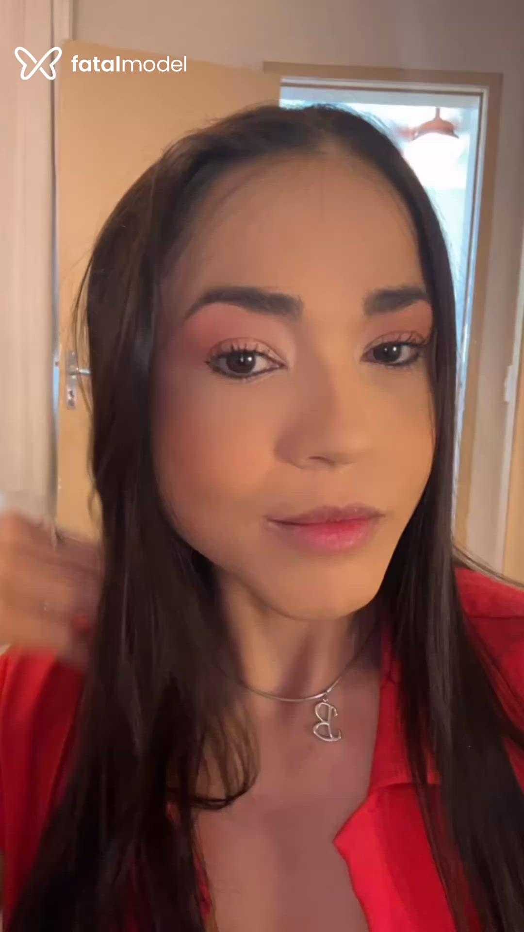 Acompanhante mulher com cabelo castanho de olhos castanhos em Florianópolis Acompanhante mulher com cabelo castanho de olhos castanhos em Florianópolis - Bárbara