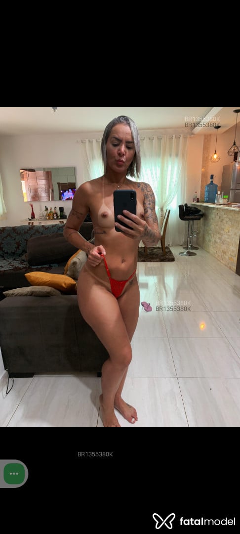 Acompanhante mulher loira (o) de olhos castanhos em Niterói Acompanhante mulher loira (o) de olhos castanhos em Niterói - Fernanda Dias