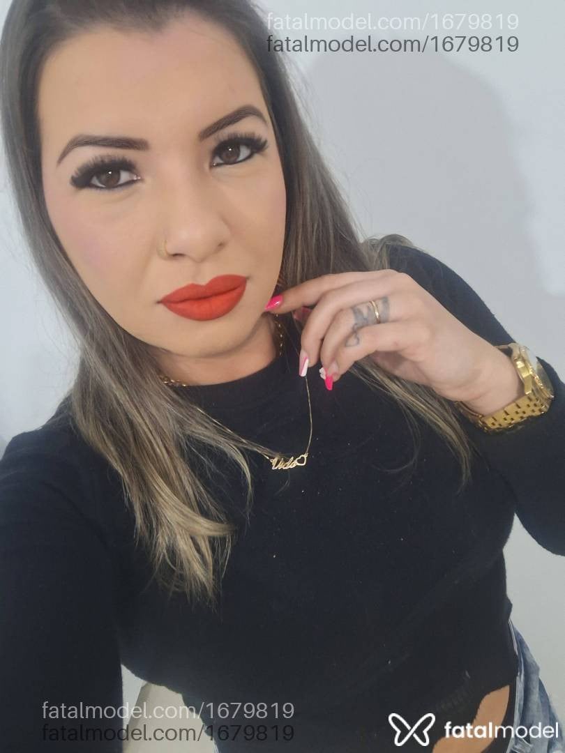 Acompanhante mulher loira (o) de olhos castanhos - Greicy Goulart