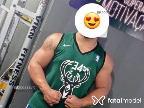 Acompanhante homem morena (o) de olhos pretos em Balneário Camboriú - Rodrigo