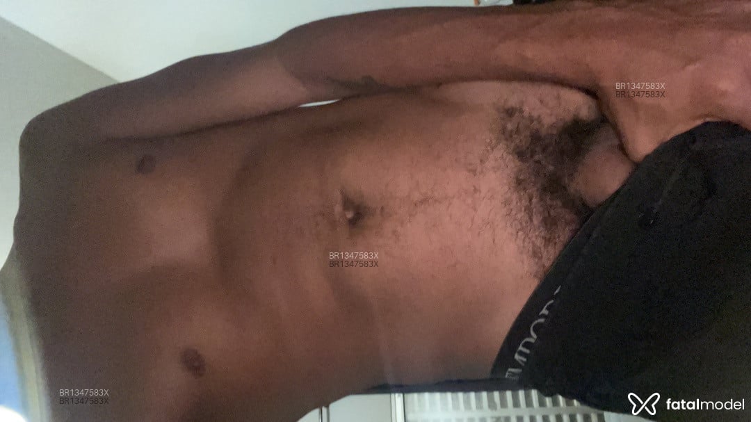 Acompanhante homem com cabelo castanho de olhos castanhos - Matheus Mineiro Acompanhante homem com cabelo castanho de olhos castanhos - Matheus Mineiro
