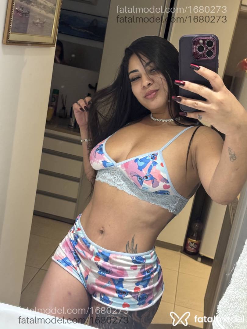 Acompanhante mulher com cabelo castanho de olhos castanhos - Dani Bueno