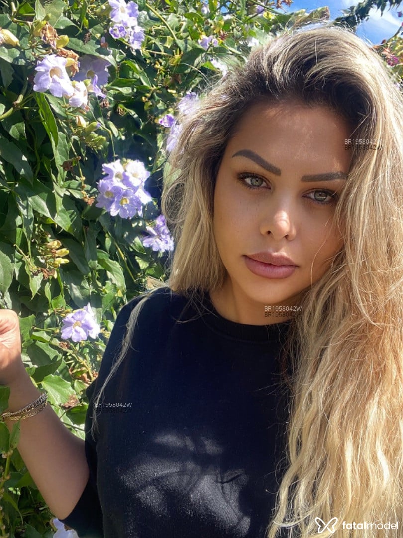 Acompanhante mulher loira (o) de olhos verdes em Corumbá - Amanda Novais