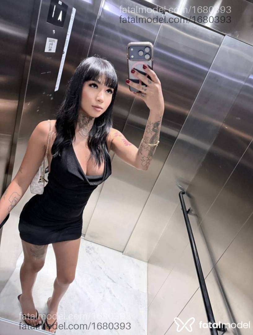 Acompanhante mulher morena (o) de olhos pretos - Akira