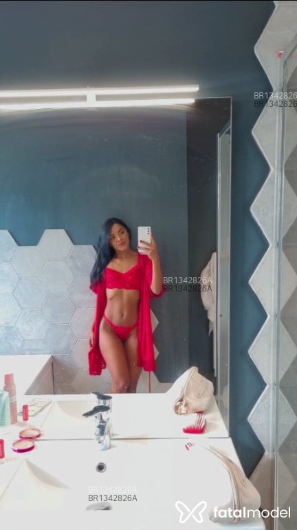 Acompanhante mulher morena (o) de olhos castanhos em São Paulo Acompanhante mulher morena (o) de olhos castanhos em São Paulo - Melissa Fernandes