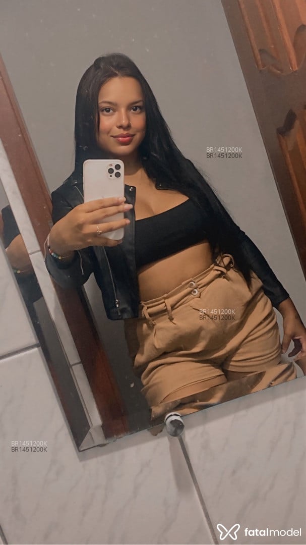 Acompanhante mulher morena (o) de olhos castanhos em Vila Velha - Camila silva