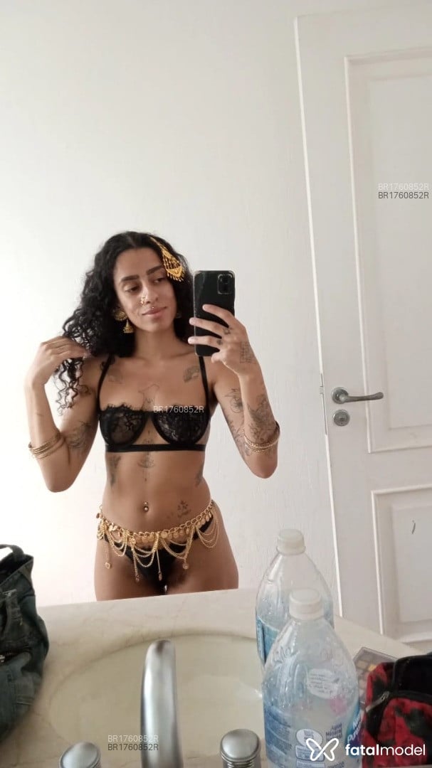 Acompanhante mulher morena (o) de olhos castanhos em São Paulo - Evelyn