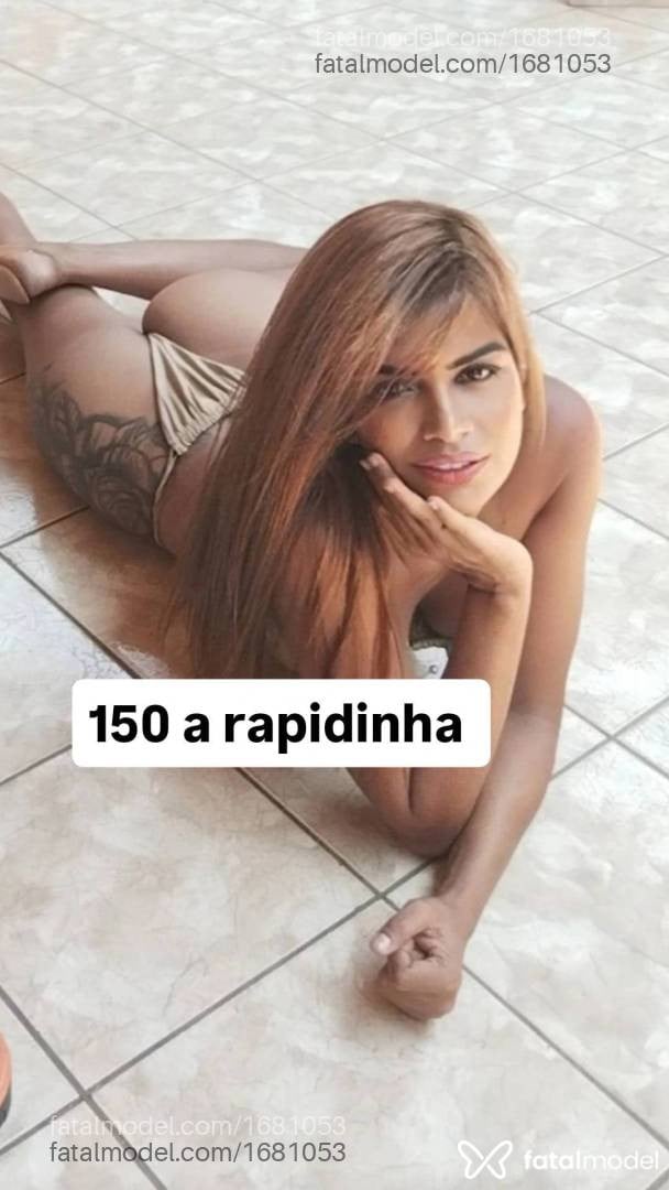 Acompanhante mulher com cabelo castanho de olhos castanhos - Cléo
