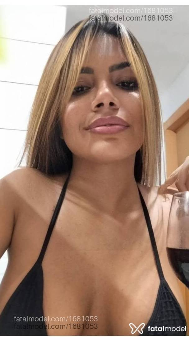 Acompanhante mulher com cabelo castanho de olhos castanhos em Paranatinga Acompanhante mulher com cabelo castanho de olhos castanhos em Paranatinga - Cléo
