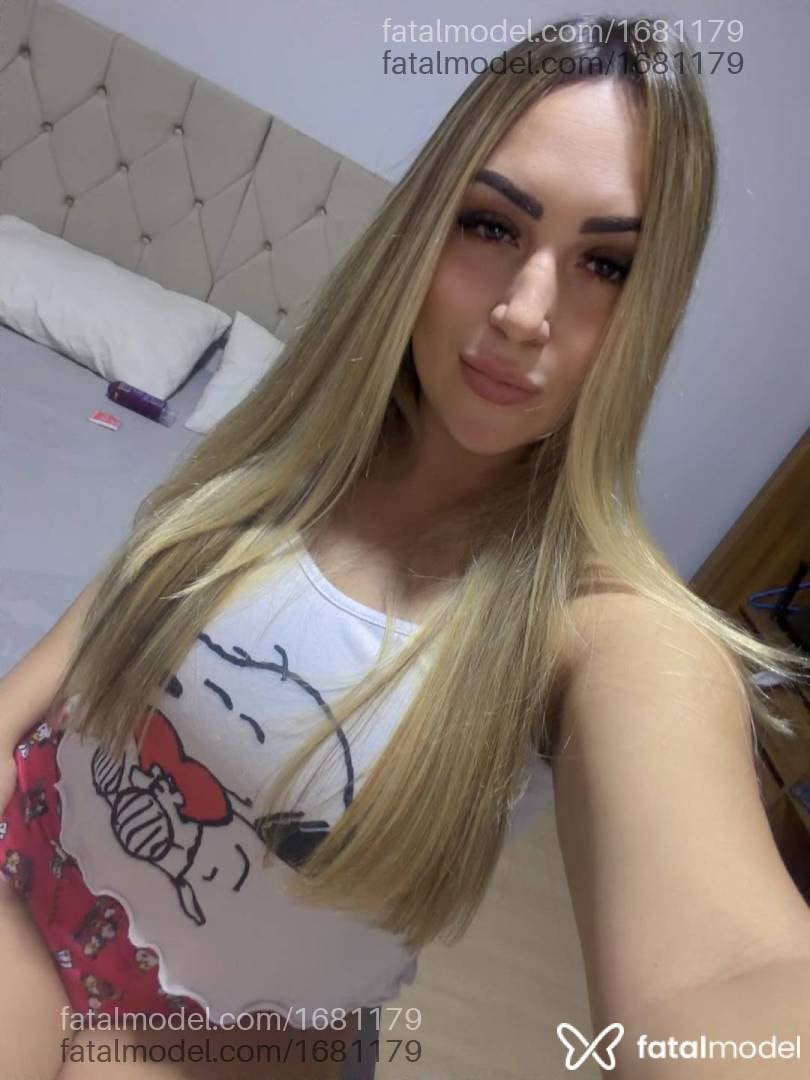 Acompanhante mulher com cabelo castanho de olhos mel - Isabella Monteiro