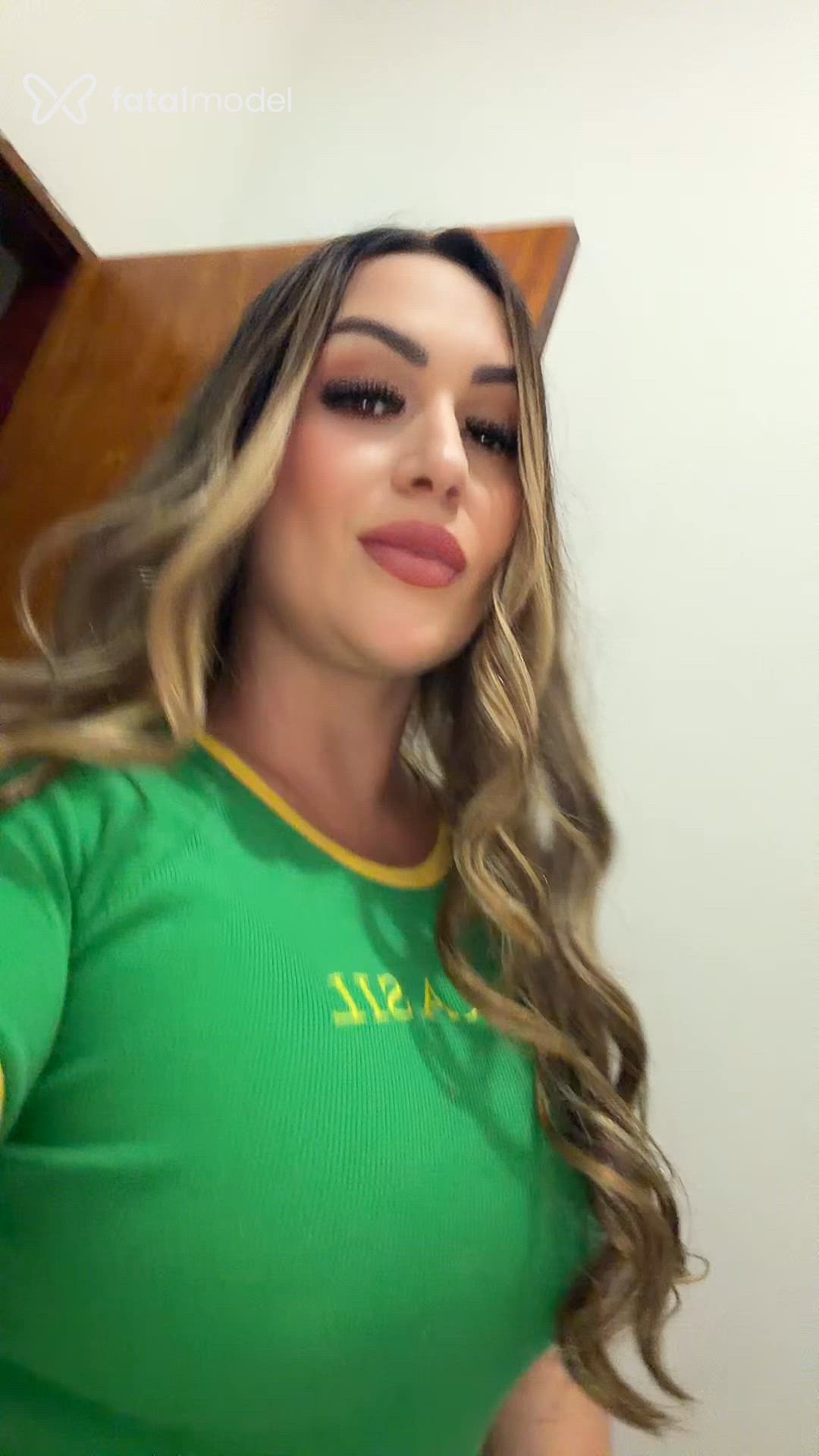 Acompanhante mulher com cabelo castanho de olhos mel em Rondonópolis Acompanhante mulher com cabelo castanho de olhos mel em Rondonópolis - Isabella Monteiro