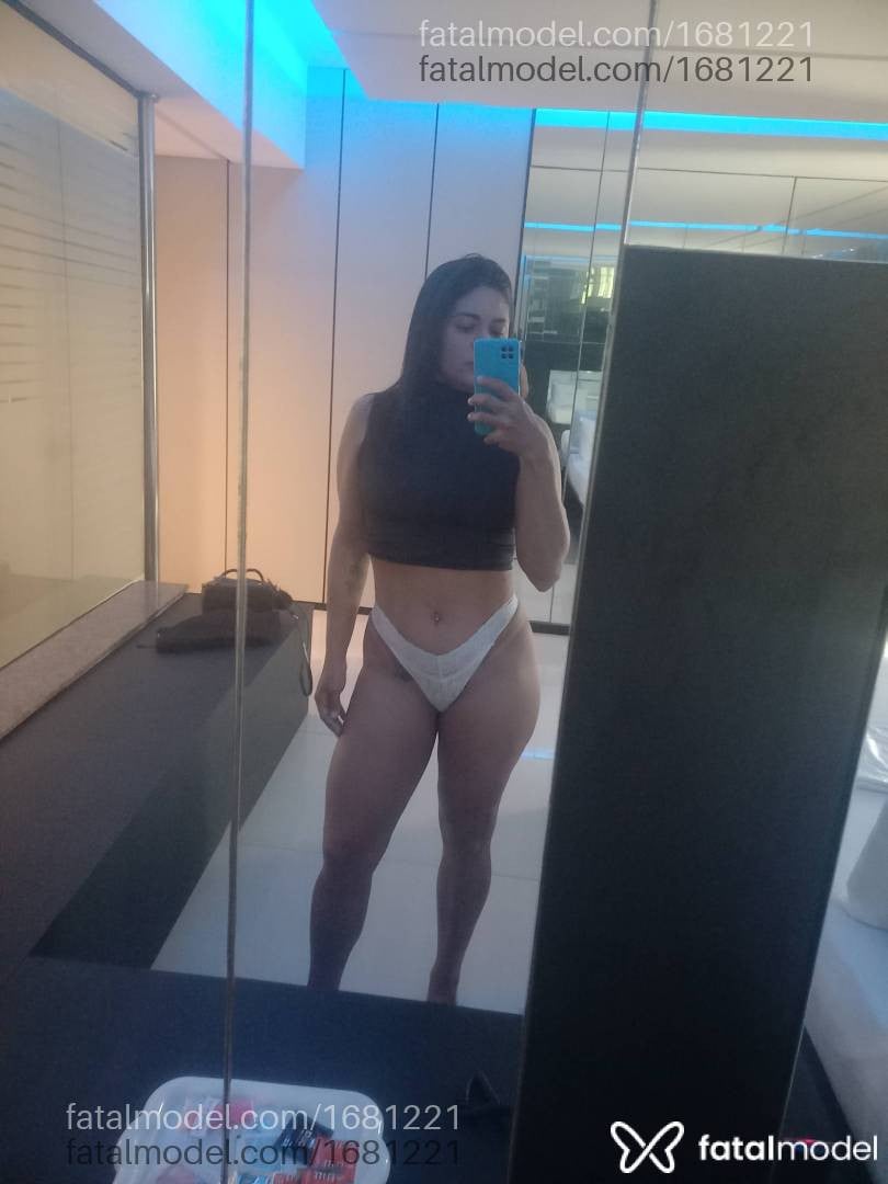 Acompanhante mulher morena (o) de olhos castanhos - Thayna