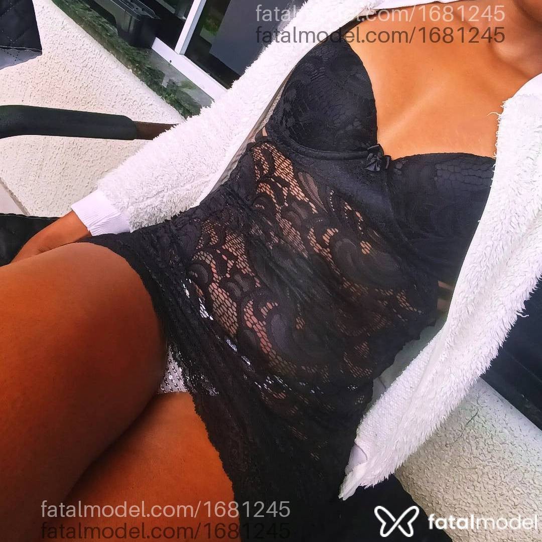 Acompanhante mulher com cabelo castanho de olhos pretos - Baianinhah